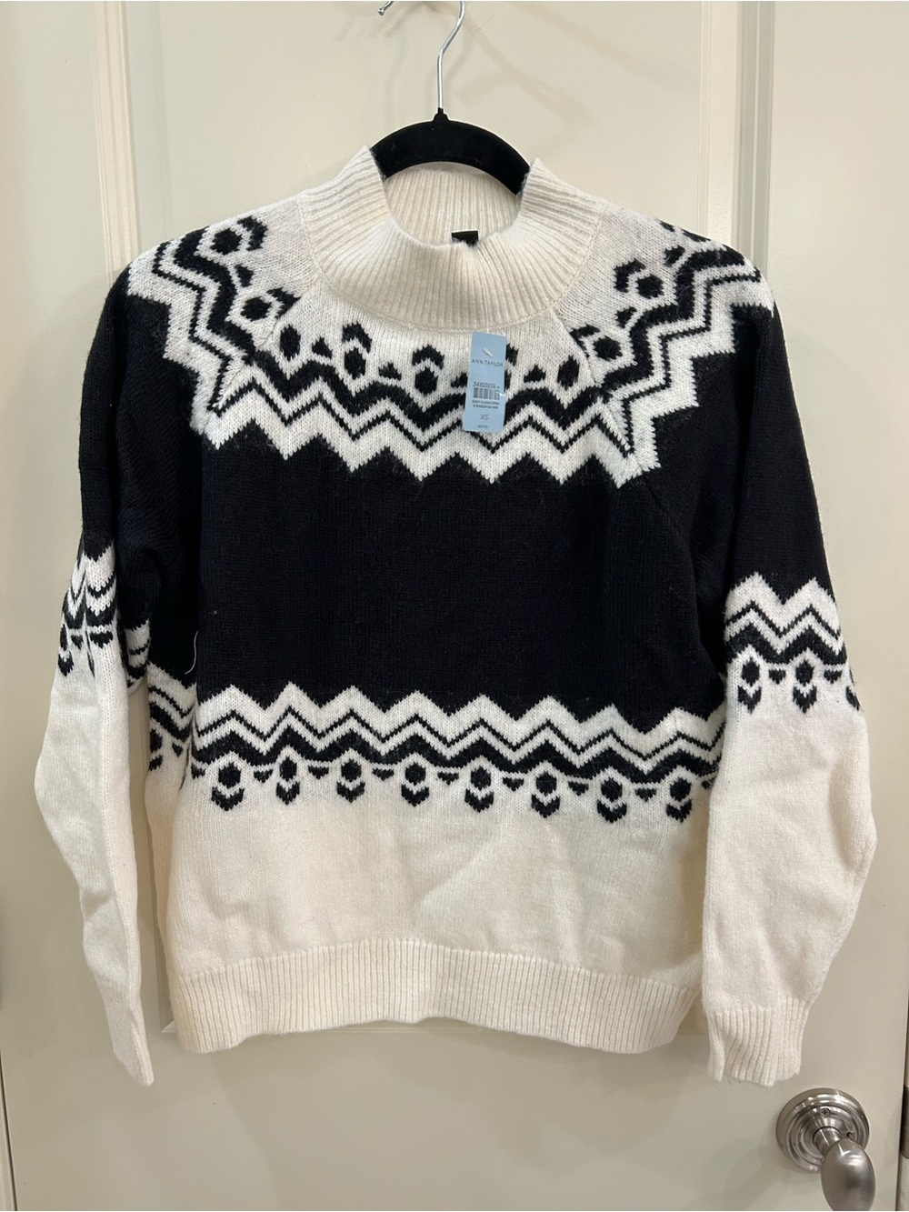Ann Taylor XSP Black and Cream Fair Isle Sweater Petite